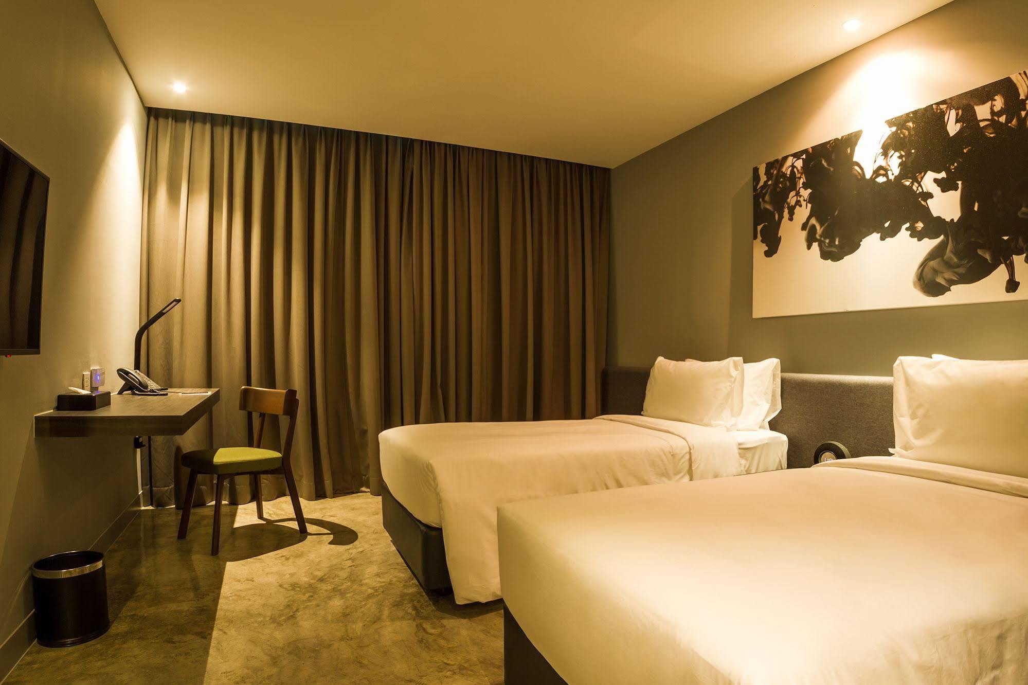 Zazz Urban Bangkok Hotel Luaran gambar